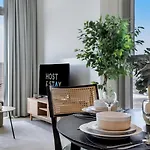 Elegant 2Br In Collective 2
